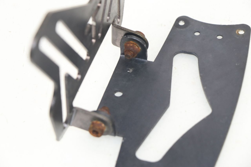 photo de PORTA MATRICULA SUZUKI GSR 750 (2011 - 2017) - Detalle de la pieza