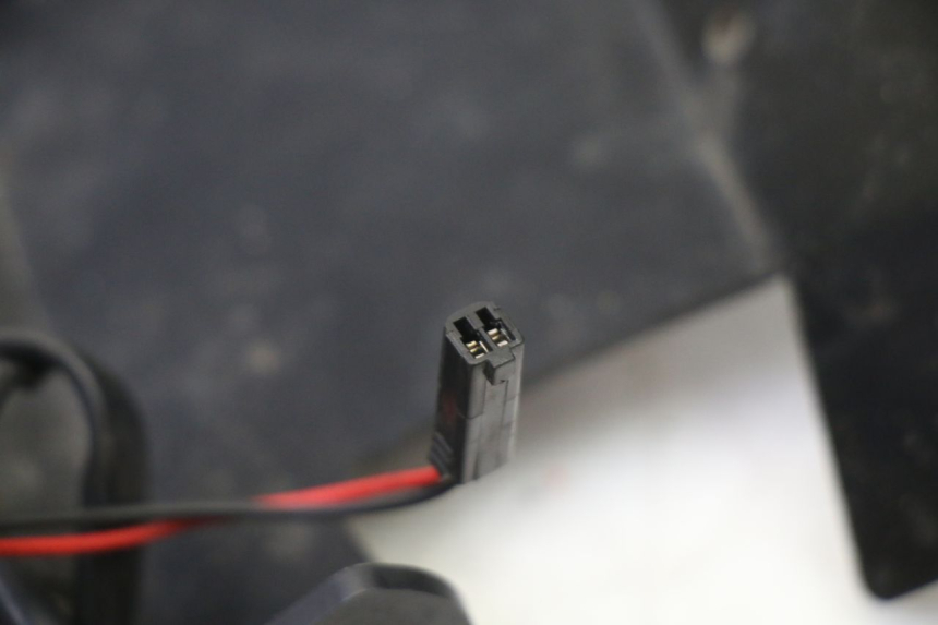 photo de PORTA MATRICULA SUZUKI GSR 750 (2011 - 2017) - Estado de la superficie y material