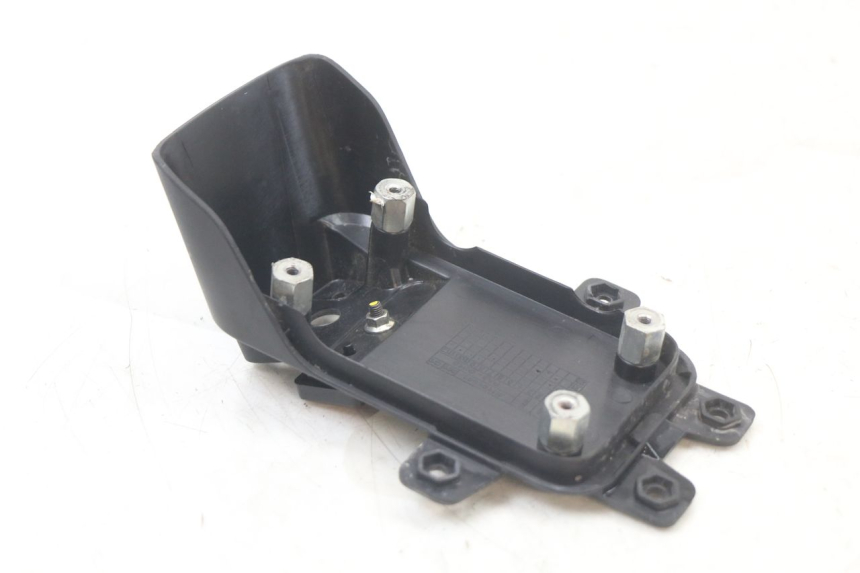 photo de PORTA MATRICULA HUSQVARNA SVARTPILEN 401 (2018 - 2023) - Estado de la superficie y material