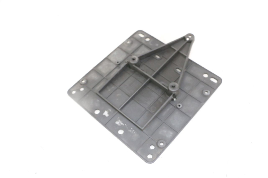 photo de PORTA MATRICULA PIAGGIO IE MP3 YOURBAN 300 (2011 - 2016) - Detalle de la pieza