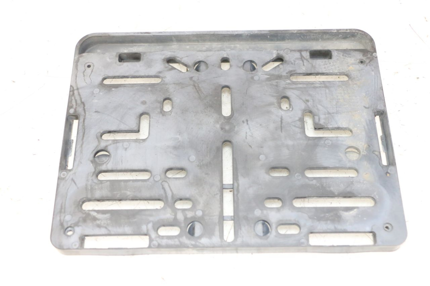 photo de PORTA MATRICULA SYM JOYMAX 125 (2010 - 2017) - Detalle de la pieza