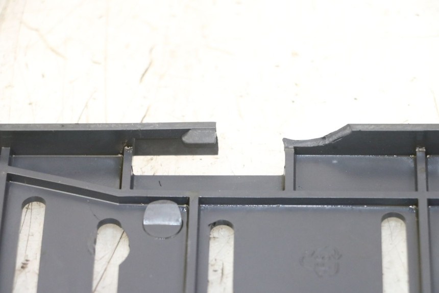 photo de PORTA MATRICULA KAWASAKI GTR 1000 (1994 - 2004) - Detalle de la pieza