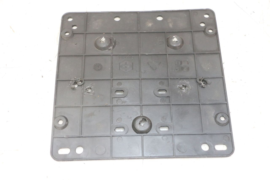 photo de PORTA MATRICULA GILERA NEXUS 125 (2009 - 2013) - Detalle de la pieza