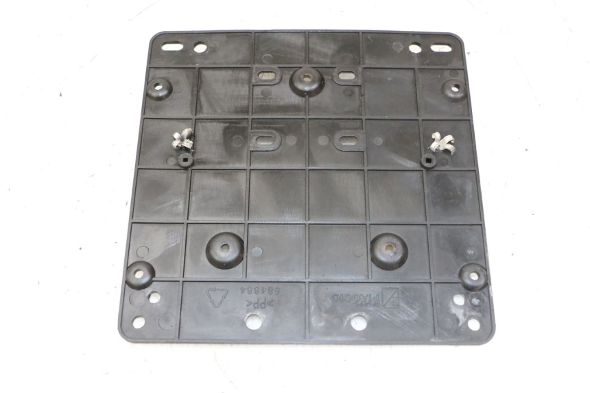 photo de PORTA MATRICULA PIAGGIO MP3 LT 400 (2007 - 2012) - Detalle de la pieza