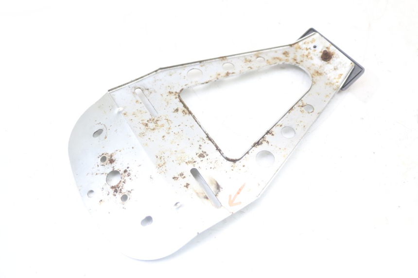 photo de PORTA MATRICULA REGAL RAPTOR SPYDER 125 (2010 - 2018) - Detalles de los puntos de fijación