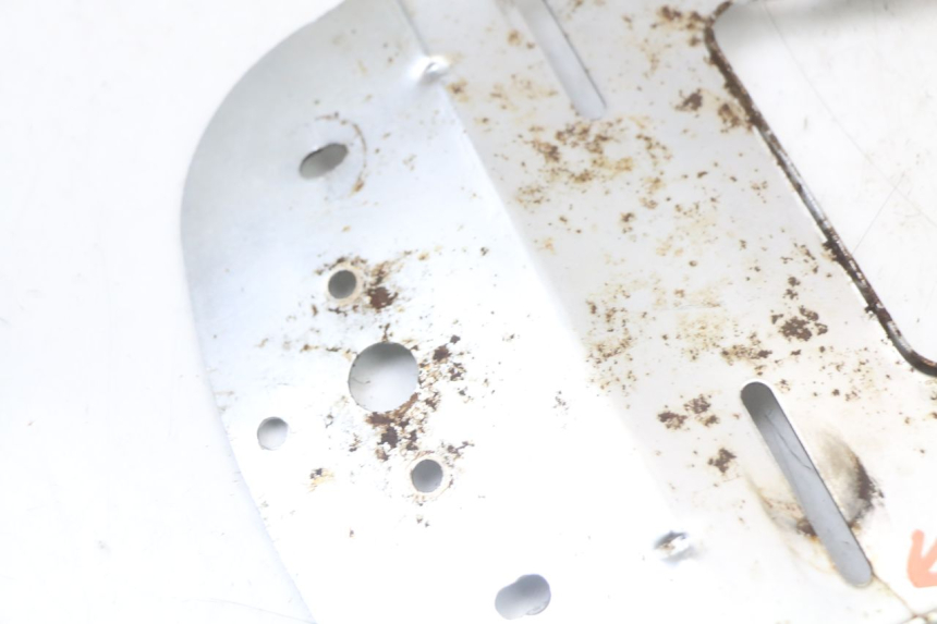 photo de PORTA MATRICULA REGAL RAPTOR SPYDER 125 (2010 - 2018) - Estado de la superficie y material