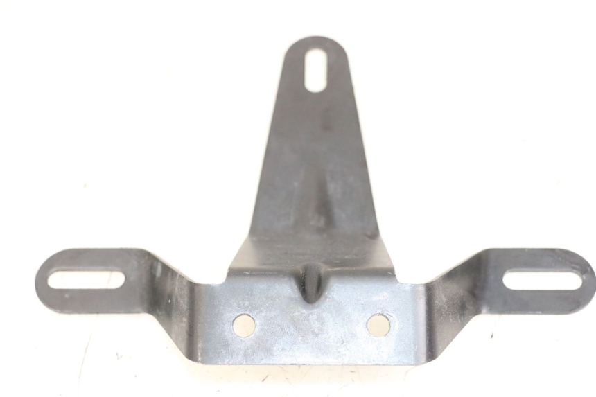 photo de PORTA MATRICULA ROYAL ENFIELD CONTINENTAL GT 650 (2019 - 2024) - Zoom estado de uso