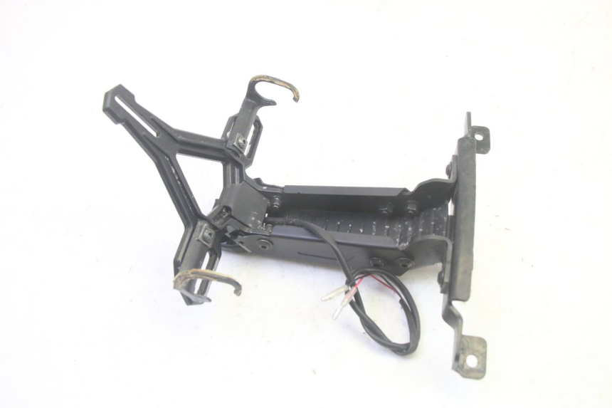 photo de PORTA MATRICULA YAMAHA TRICITY 300 (2020 - 2024) - Detalles de los puntos de fijación