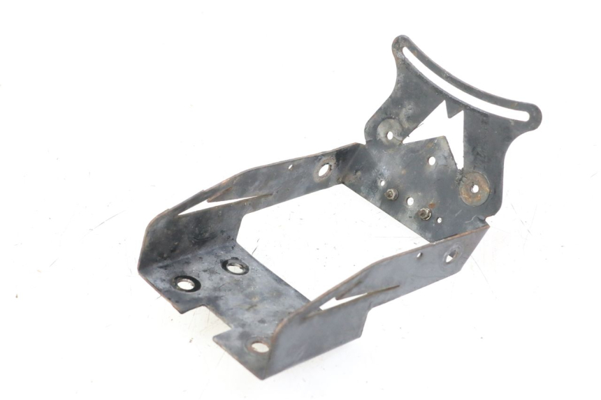 photo de PORTA MATRICULA YAMAHA XJ6 600 (2008 - 2016) - Primer plano técnico