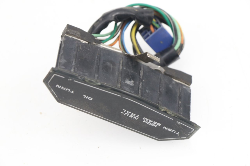 photo de INSTRUMENTOS SUZUKI GSXF GSX F 600 (1988 - 1997) - Detalles de los puntos de fijación