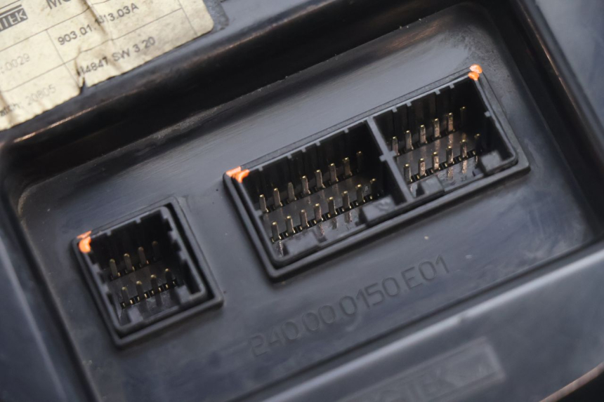 photo de PANEL DE INSTRUMENTOS PIAGGIO X9 EVOLUTION 125 (2003 - 2007) - Características distintivas