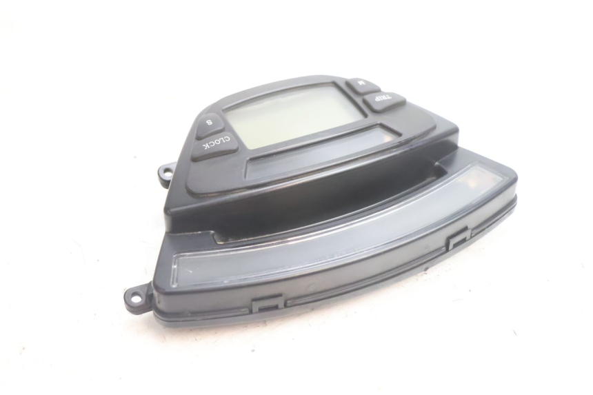 photo de PANEL DE INSTRUMENTOS PIAGGIO X9 EVOLUTION 125 (2003 - 2007) - Estado de la superficie y material