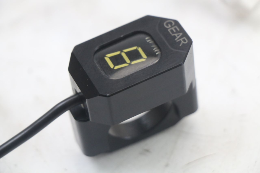 photo de INSTRUMENTOS YAMAHA FZ1 FAZER 1000 (2007 - 2009) - Otra perspectiva