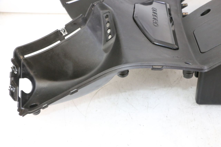 photo de TAPA FRONTAL INTERIOR QUADRO 4 4D 350 (2015 - 2018) - Inspección visual detallada