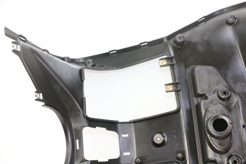 photo de TAPA FRONTAL INTERIOR QUADRO 4 4D 350 (2015 - 2018) - Detalles de los puntos de fijación