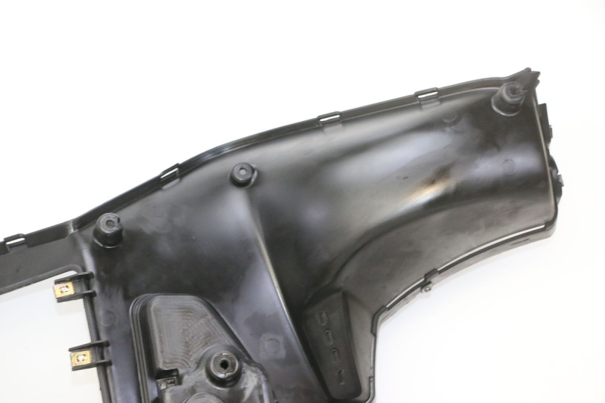 photo de TAPA FRONTAL INTERIOR QUADRO 4 4D 350 (2015 - 2018) - Marcados y referencias originales