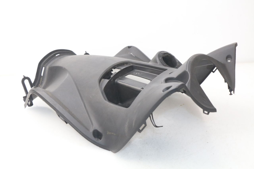 photo de TAPA FRONTAL INTERIOR KYMCO AGILITY CITY 2T 50 (2008 - 2016) - Primer plano técnico