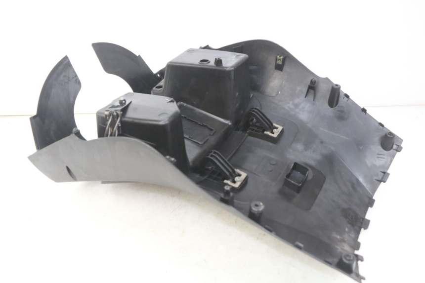 photo de PANEL INTERIOR ECCITY ARTELEC 670 1 (2013 - 2017) - Otra perspectiva