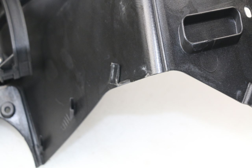 photo de TAPA FRONTAL INTERIOR APRILIA ATLANTIC 125 (2003 - 2009) - Detalle de la pieza