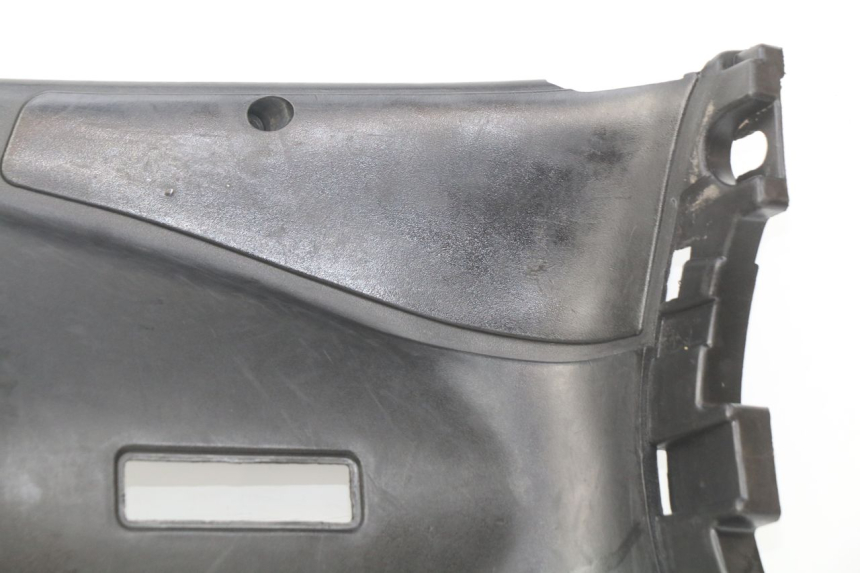 photo de TAPA FRONTAL INTERIOR MBK BOOSTER NEXT GENERATION 50 (2004 - 2007) - Características distintivas