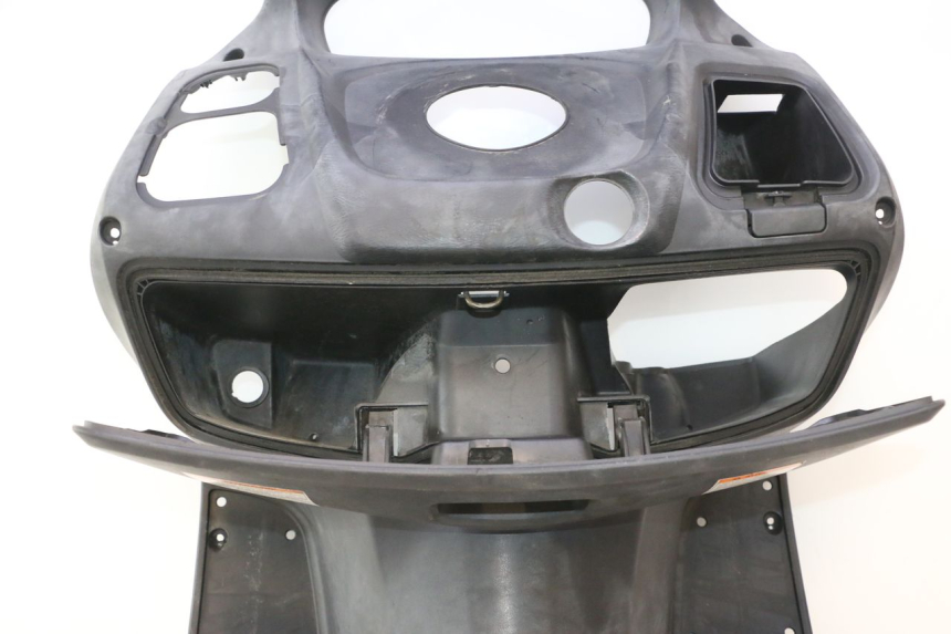 photo de PANEL INTERIOR SUZUKI BURGMAN 125 (2007 - 2014) - Zoom estado de uso