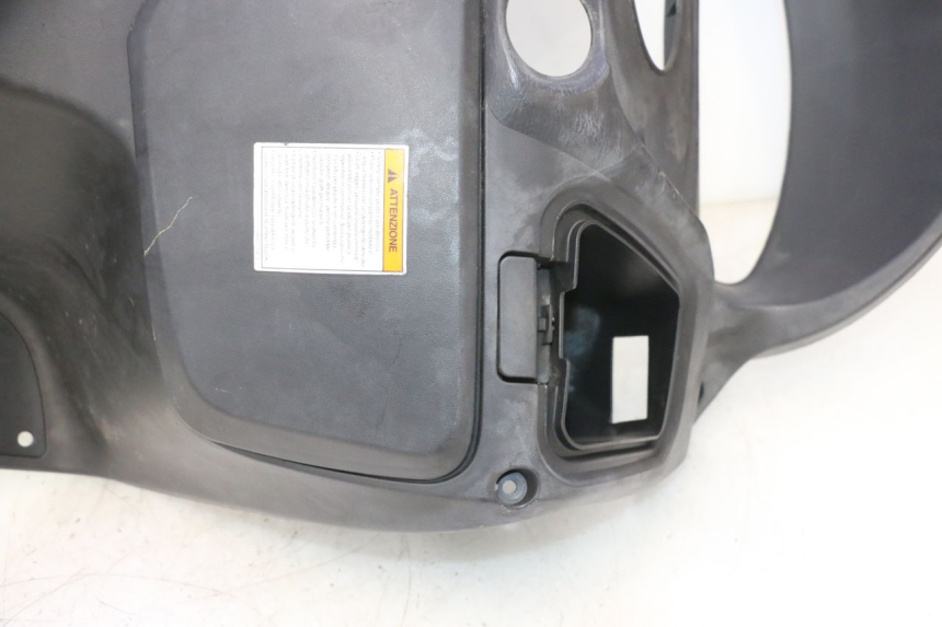 photo de PANEL INTERIOR SUZUKI BURGMAN 125 (2007 - 2014) - Primer plano técnico