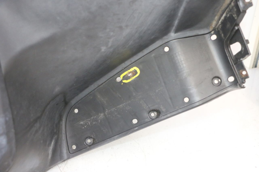 photo de PANEL INTERIOR SUZUKI BURGMAN 125 (2007 - 2014) - Zoom sobre los componentes