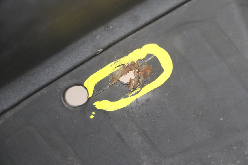 photo de PANEL INTERIOR SUZUKI BURGMAN 125 (2007 - 2014) - Primer plano de alta resolución