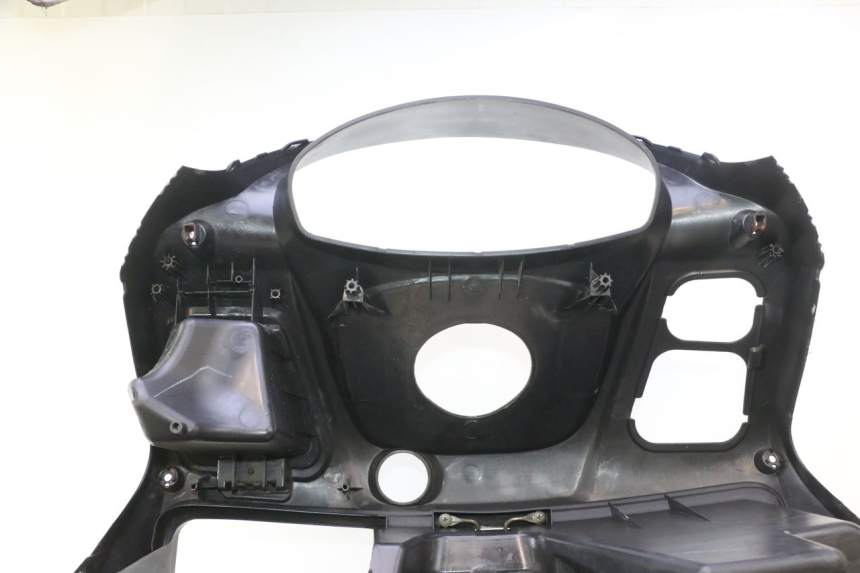 photo de PANEL INTERIOR SUZUKI BURGMAN 125 (2007 - 2014) - Primer plano técnico