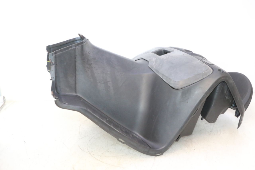 photo de PANEL INTERIOR SUZUKI BURGMAN 125 (2007 - 2014) - Enfoque en la estructura