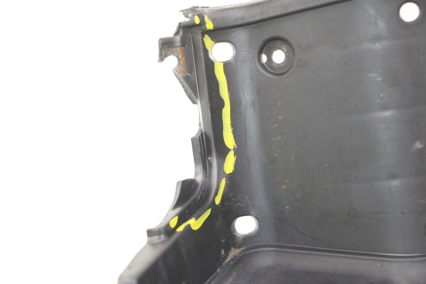 photo de PANEL INTERIOR SUZUKI BURGMAN 125 (2007 - 2014) - Detalles de los puntos de fijación