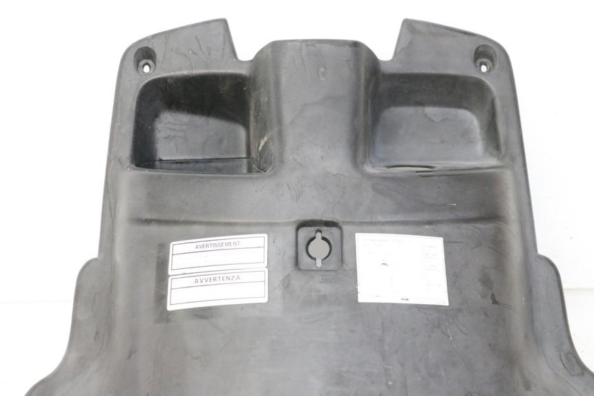 photo de TAPA FRONTAL INTERIOR YAMAHA BW'S 100 (1999 - 2002) - Detalles de los puntos de fijación