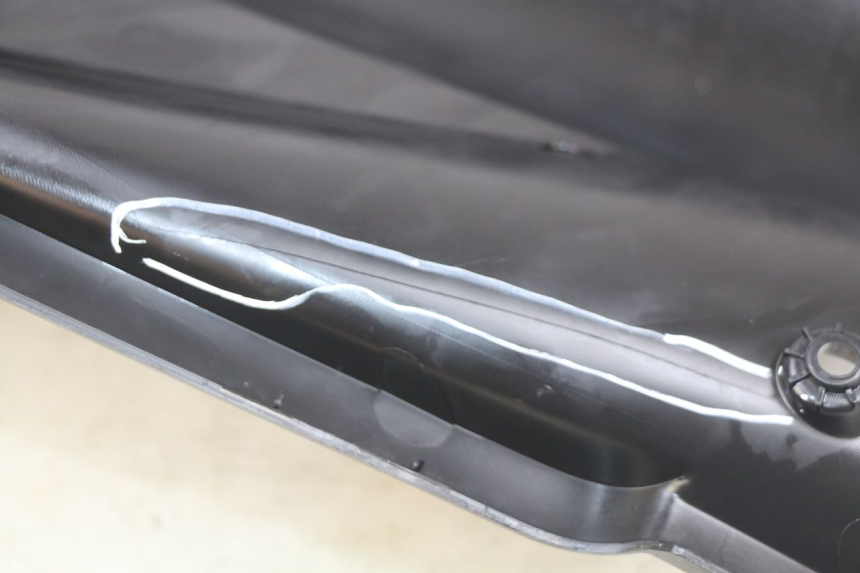 photo de PANEL INTERIOR PEUGEOT CITYSTAR 2T 50 (2018 - 2021) - Detalles de los puntos de fijación