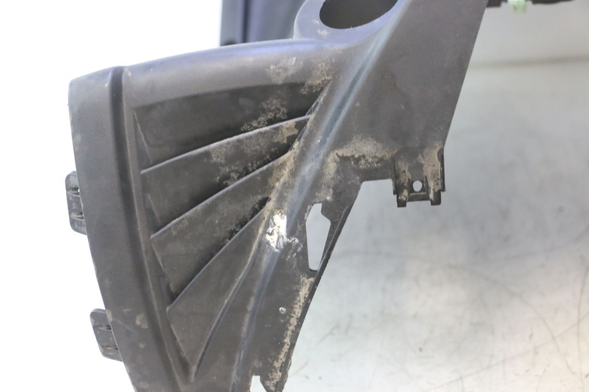 photo de PANEL INTERIOR PEUGEOT CITYSTAR 2T 50 (2018 - 2021) - Detalles de los puntos de fijación
