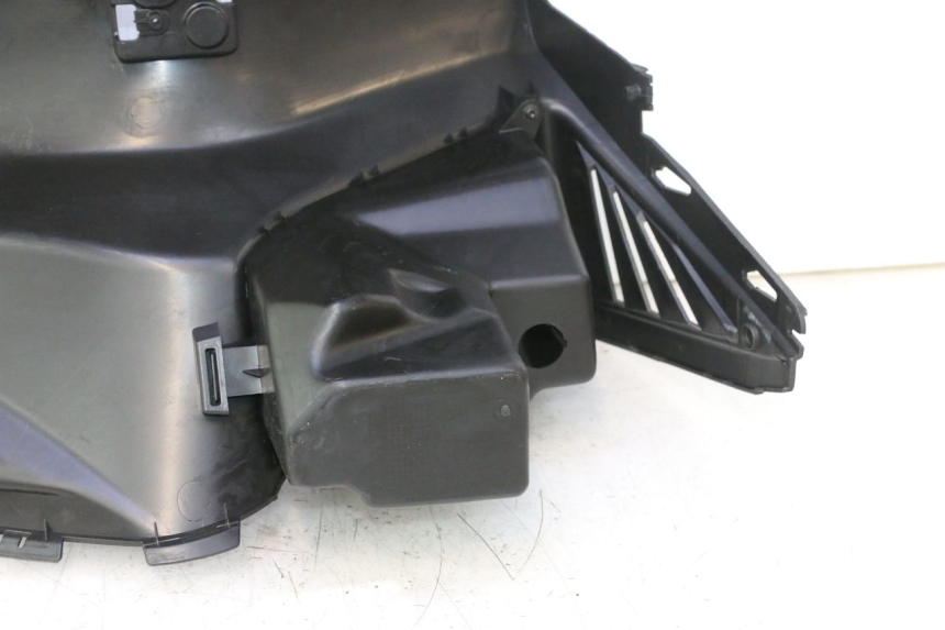 photo de PANEL INTERIOR PEUGEOT CITYSTAR 2T 50 (2018 - 2021) - Enfoque en la estructura