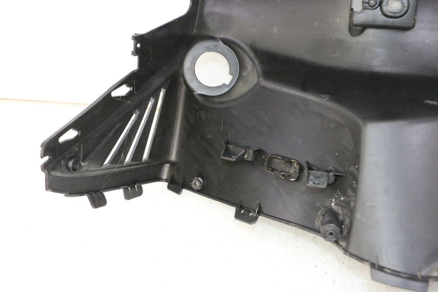 photo de PANEL INTERIOR PEUGEOT CITYSTAR 50 (2013 - 2017) - Detalles de los puntos de fijación