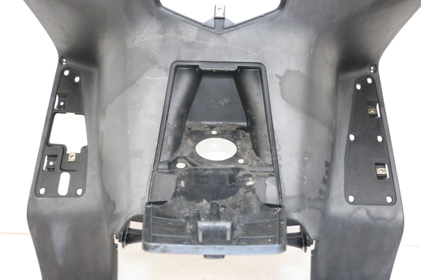 photo de TAPA FRONTAL INTERIOR KYMCO DINK STREET 125 (2009 - 2014) - Zoom sobre los componentes