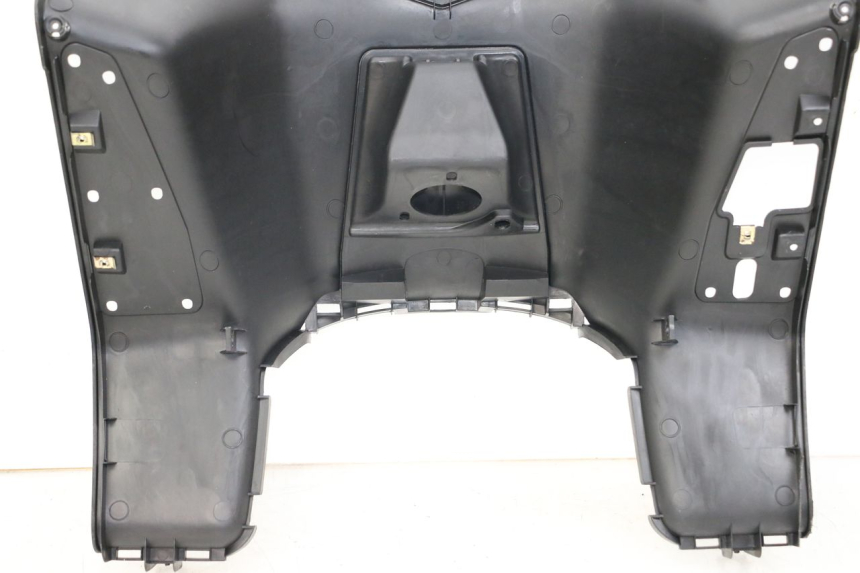 photo de TAPA FRONTAL INTERIOR KYMCO DINK STREET 125 (2009 - 2014) - Detalles de los puntos de fijación