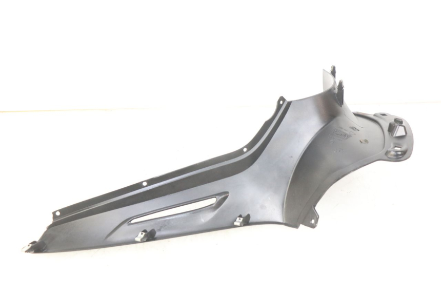 photo de PANEL INTERIOR DERECHO PIAGGIO BEVERLY 125 (2010 - 2015) - Zoom estado de uso