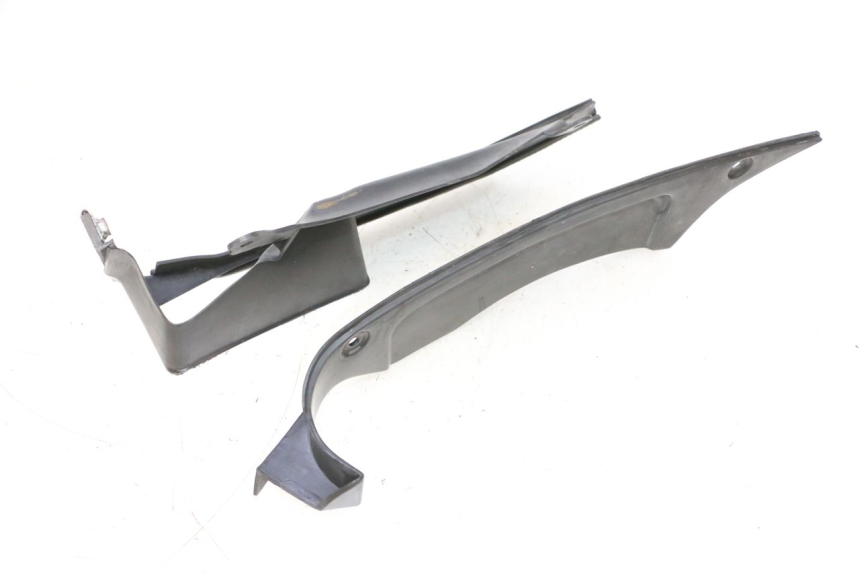 photo de TAPA FRONTAL INTERIOR KAWASAKI GPX F ZX750F 750 (1986 - 1990) - Detalle de la pieza