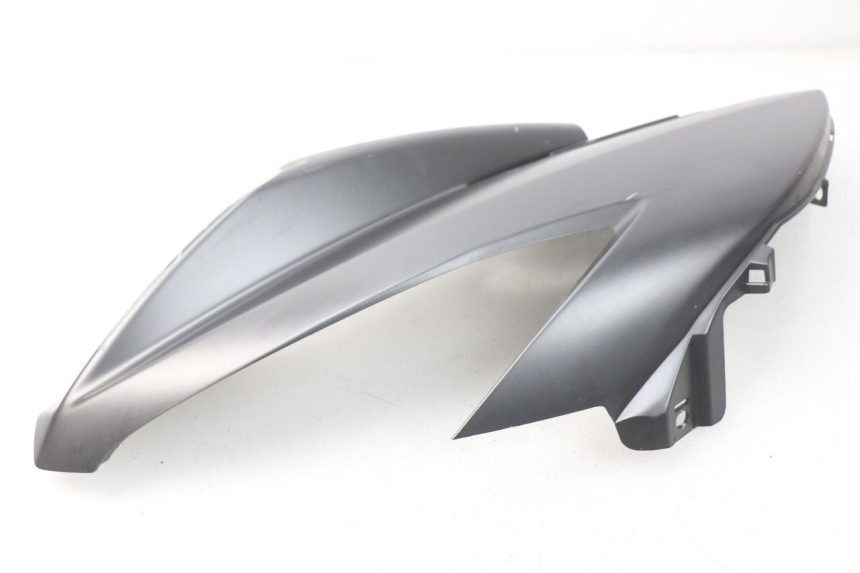 photo de TAPA FRONTAL INTERIOR PEUGEOT METROPOLIS 400 (2017 - 2020) - Primer plano técnico