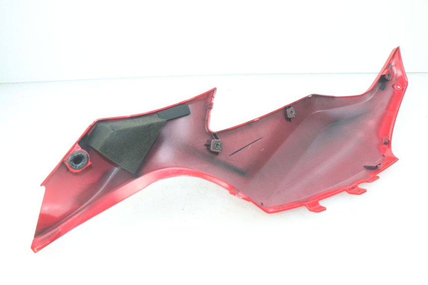 photo de PANEL INTERIOR DERECHO YAMAHA MT-07 MT07 ABS 700 (2014 - 2017) - Primer plano técnico