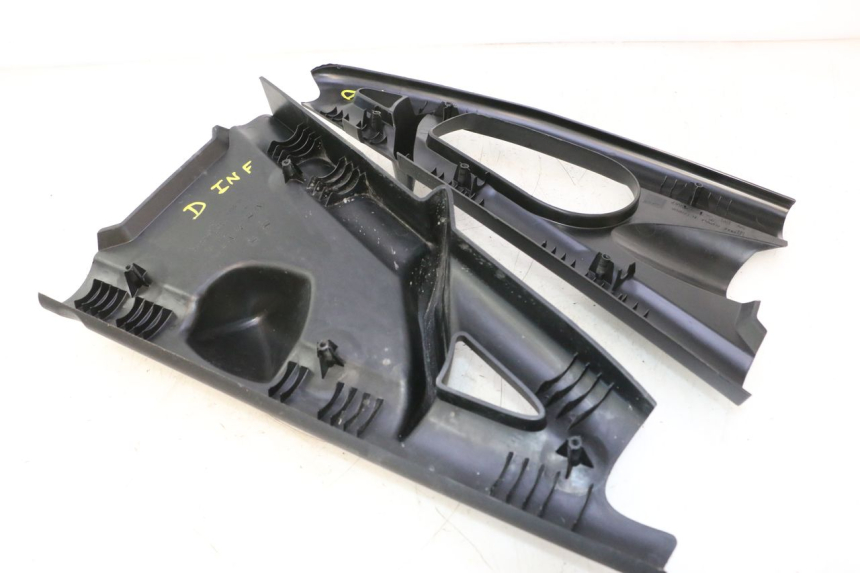 photo de TAPA FRONTAL INTERIOR CAN-AM SPYDER RS 1000 (2008 - 2012) - Zoom estado de uso