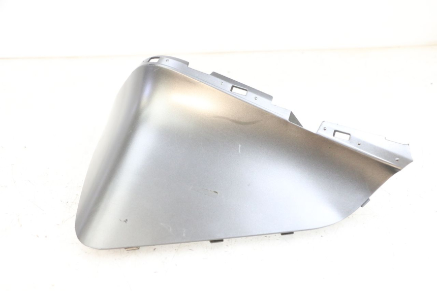 photo de TAPA FRONTAL INTERIOR YAMAHA TRICITY 300 (2020 - 2024) - Detalle de la pieza