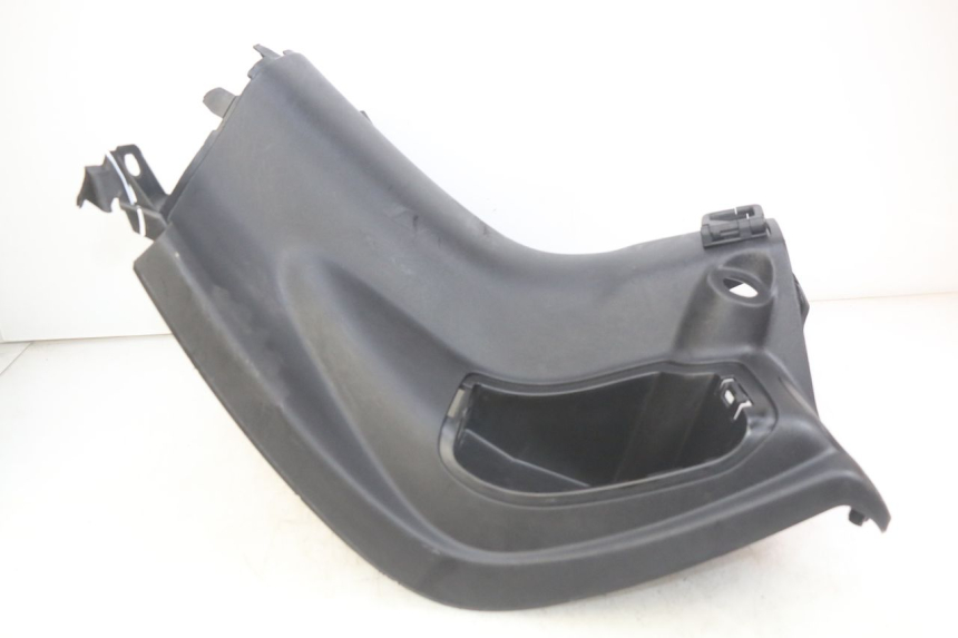 photo de PANEL INTERIOR PEUGEOT ELYSEO 125 (1999 - 2004) - Estado de la superficie y material