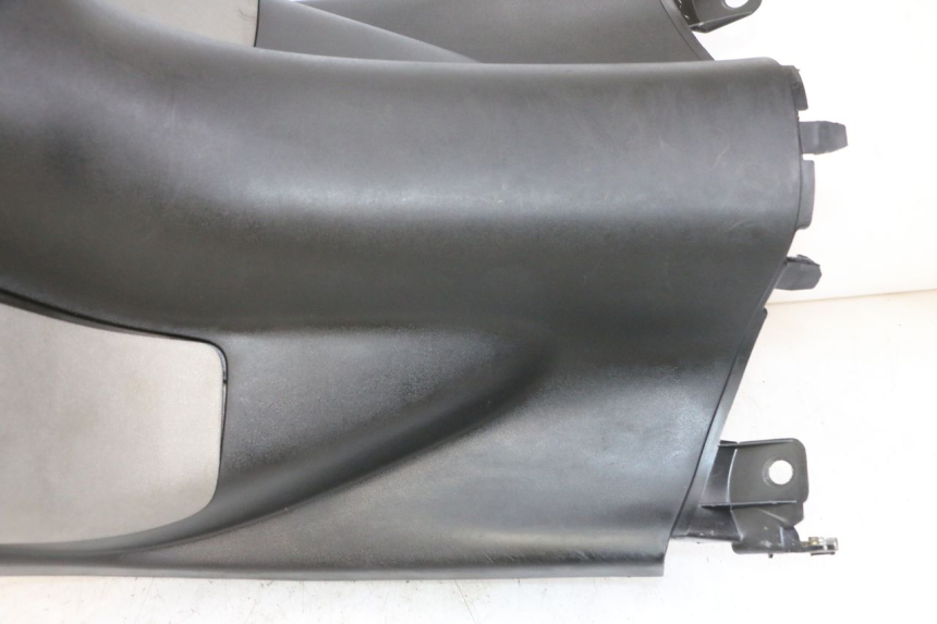 photo de TAPA FRONTAL INTERIOR PEUGEOT ELYSTAR 125 (2002 - 2007) - Características distintivas