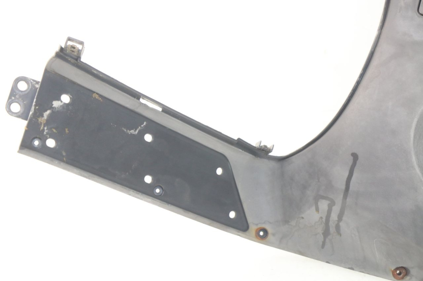 photo de TAPA FRONTAL INTERIOR HONDA FES PANTHEON 125 (2003 - 2007) - Características distintivas