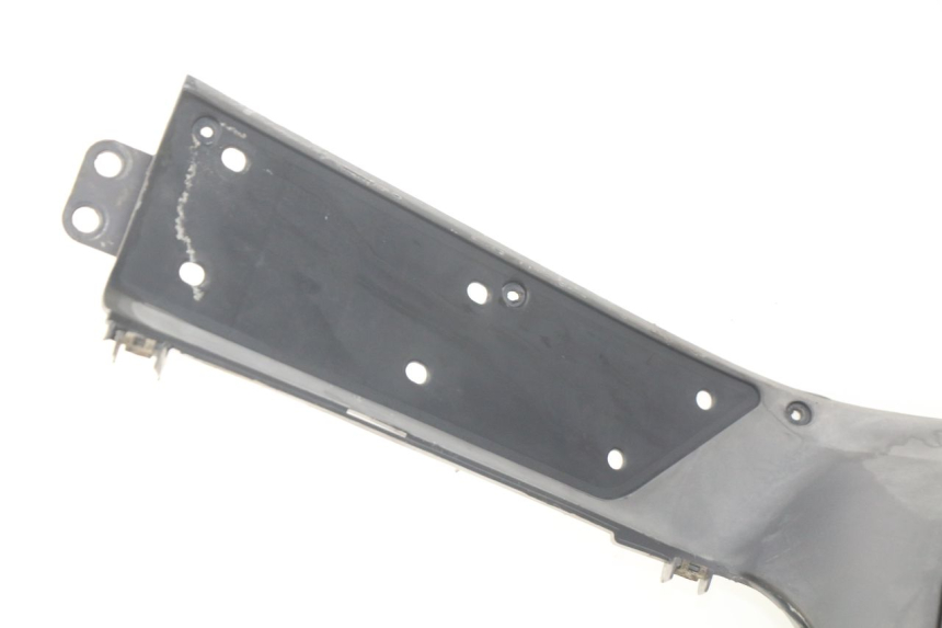 photo de TAPA FRONTAL INTERIOR HONDA FES PANTHEON 125 (2003 - 2007) - Zoom sobre los componentes