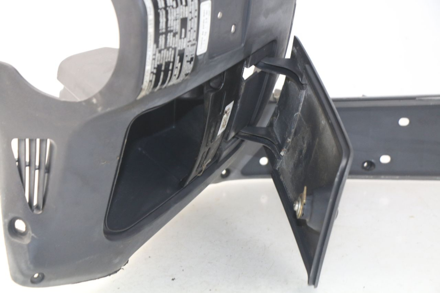 photo de TAPA FRONTAL INTERIOR HONDA FES PANTHEON 125 (2003 - 2007) - Estado de la superficie y material