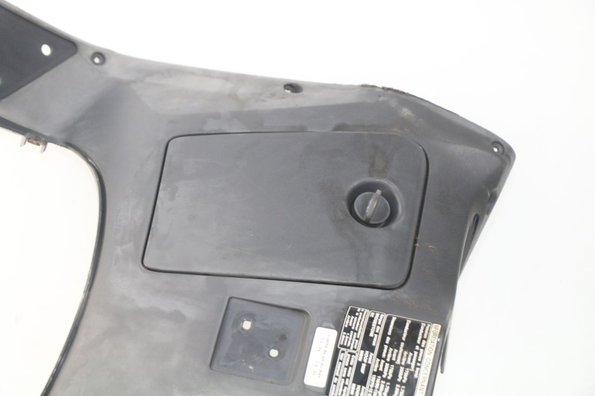 photo de TAPA FRONTAL INTERIOR HONDA FES PANTHEON 125 (2003 - 2007) - Marcados y referencias originales